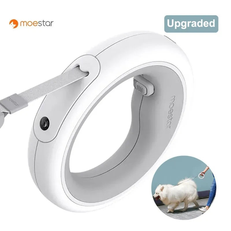 Coleira retrátil UFO para animais de estimação com luz LED Night Walk Coleira inteligente para cães, mãos livres, antichoque.